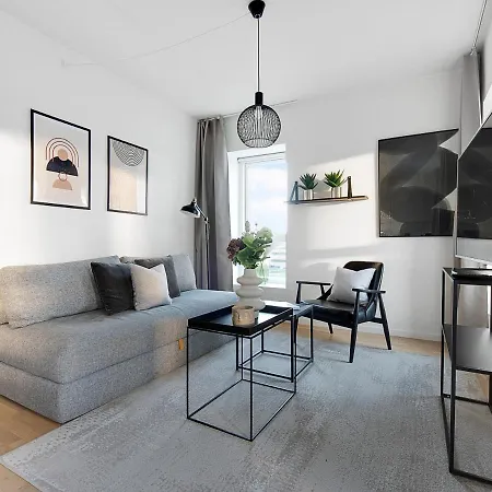 Sanders Arena - Dreamy One-bedroom Close To Metro Station