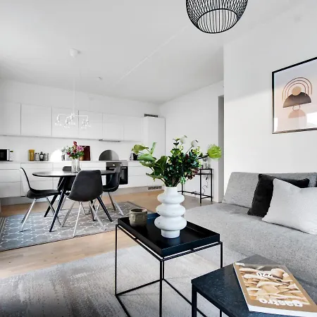 Apartment Sanders Arena - Dreamy One-bedroom Close To Metro Station