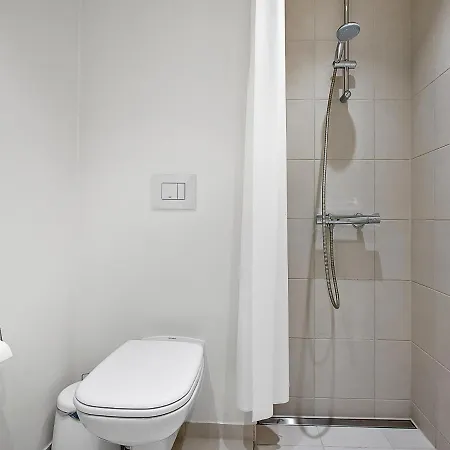 Sanders Arena - Dreamy One-bedroom Close To Metro Station